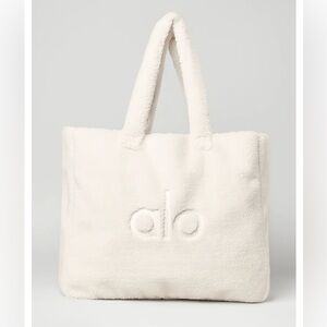 Alo Yoga Foxy Sherpa Tote